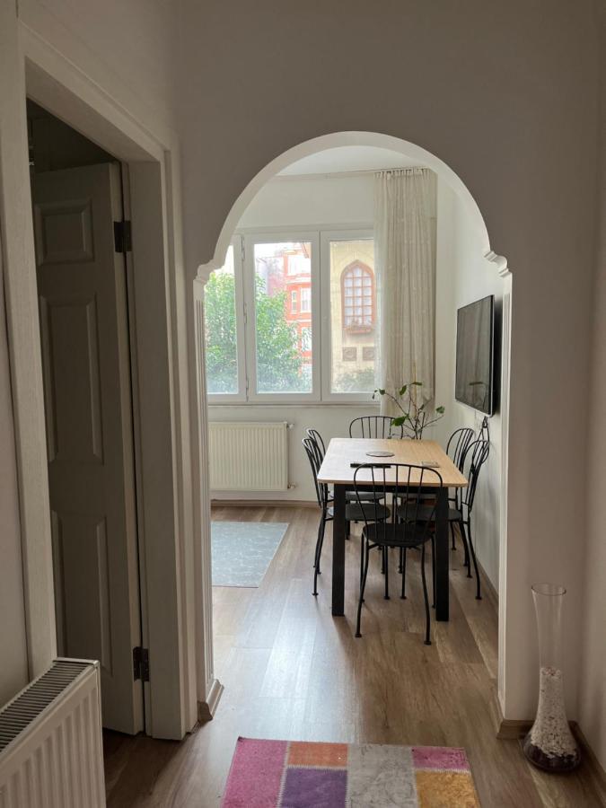 شقة Centrally Located, 2+1 House In Taksim, Cihangir اسطنبول المظهر الخارجي الصورة