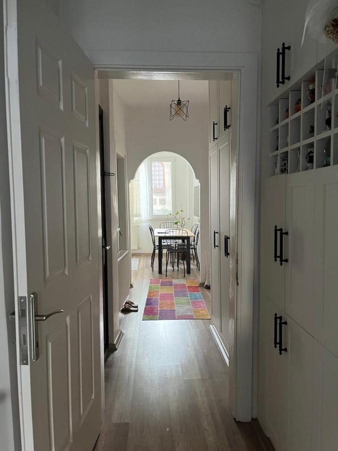 شقة Centrally Located, 2+1 House In Taksim, Cihangir اسطنبول المظهر الخارجي الصورة