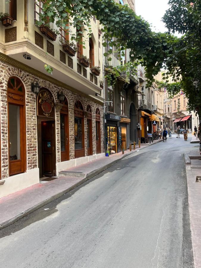 شقة Centrally Located, 2+1 House In Taksim, Cihangir اسطنبول المظهر الخارجي الصورة