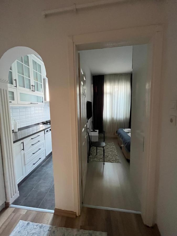 شقة Centrally Located, 2+1 House In Taksim, Cihangir اسطنبول المظهر الخارجي الصورة