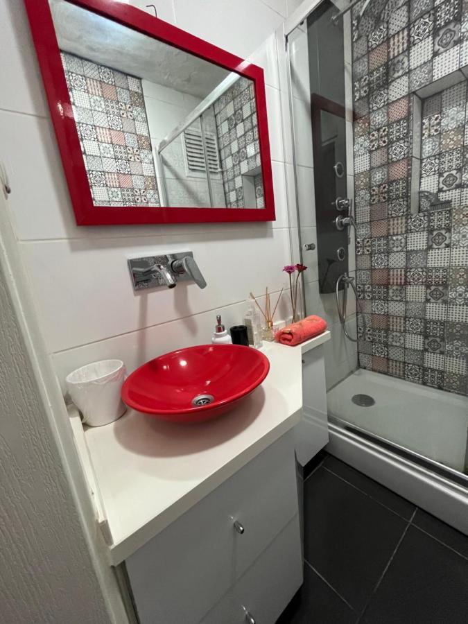 شقة Centrally Located, 2+1 House In Taksim, Cihangir اسطنبول المظهر الخارجي الصورة