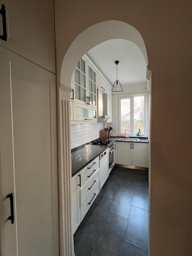 شقة Centrally Located, 2+1 House In Taksim, Cihangir اسطنبول المظهر الخارجي الصورة