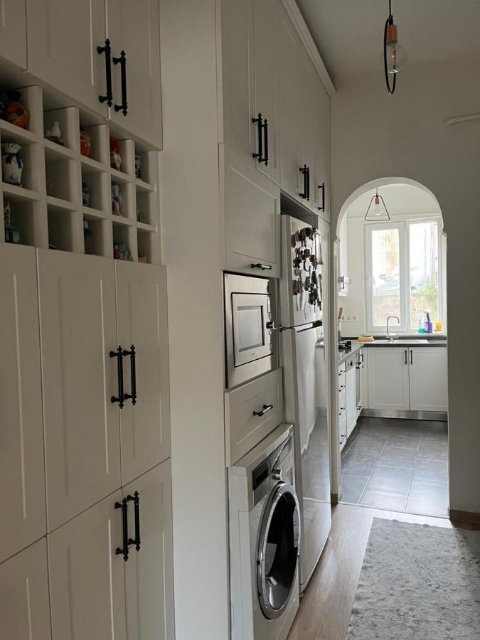 شقة Centrally Located, 2+1 House In Taksim, Cihangir اسطنبول المظهر الخارجي الصورة