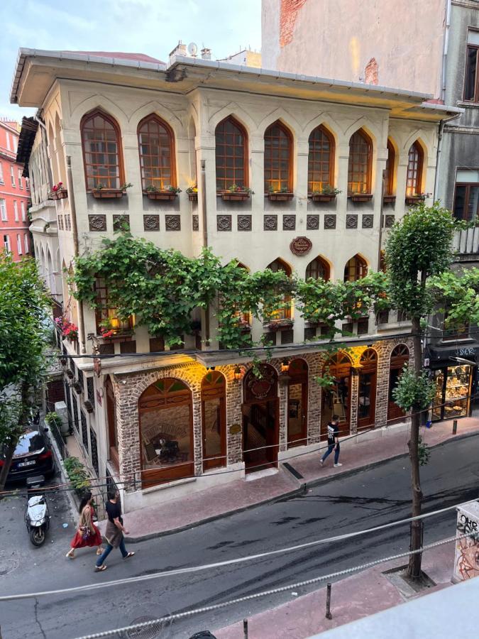 شقة Centrally Located, 2+1 House In Taksim, Cihangir اسطنبول المظهر الخارجي الصورة