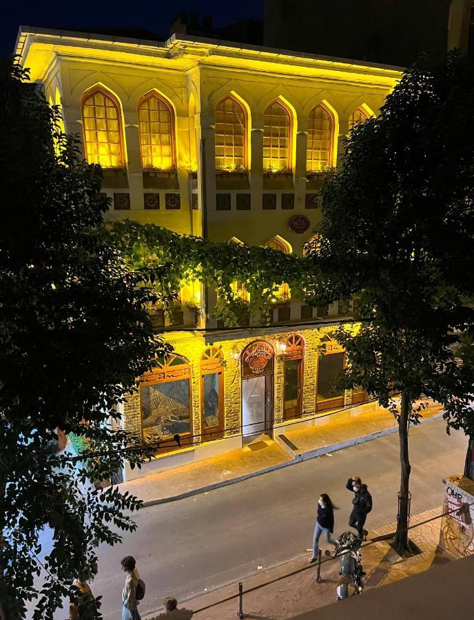 شقة Centrally Located, 2+1 House In Taksim, Cihangir اسطنبول المظهر الخارجي الصورة