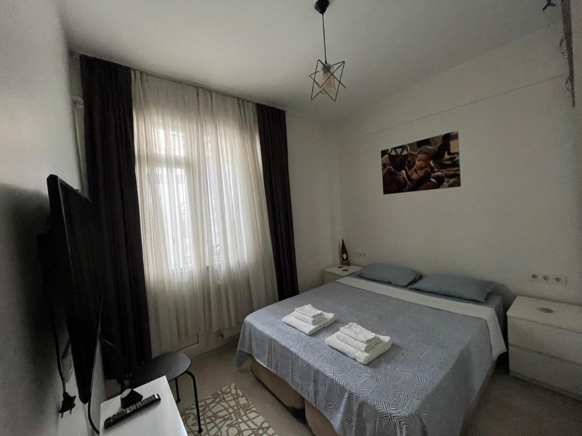 شقة Centrally Located, 2+1 House In Taksim, Cihangir اسطنبول المظهر الخارجي الصورة