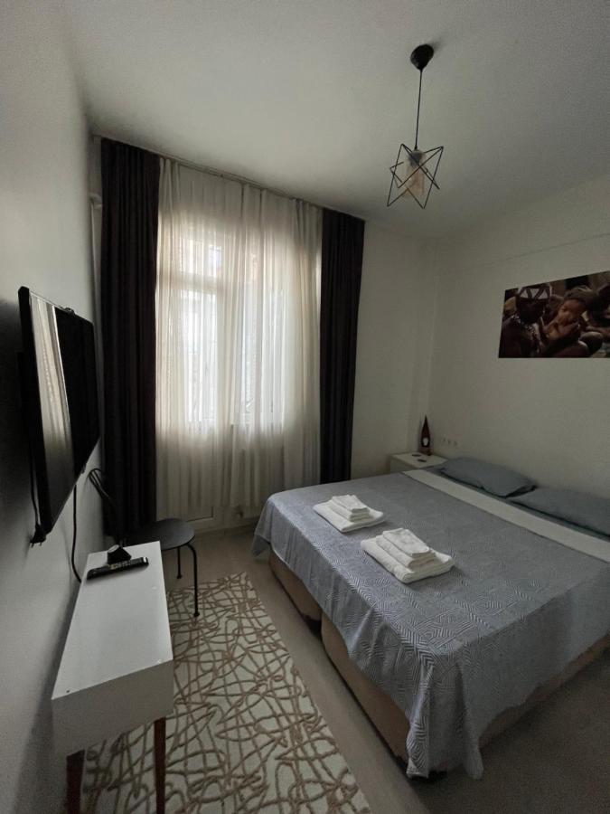 شقة Centrally Located, 2+1 House In Taksim, Cihangir اسطنبول المظهر الخارجي الصورة